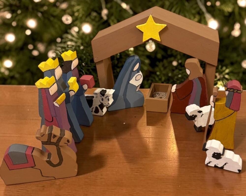 Vintage Hand Painted Nativity Set With Creche Folk Art Wood Christmas 4007/64